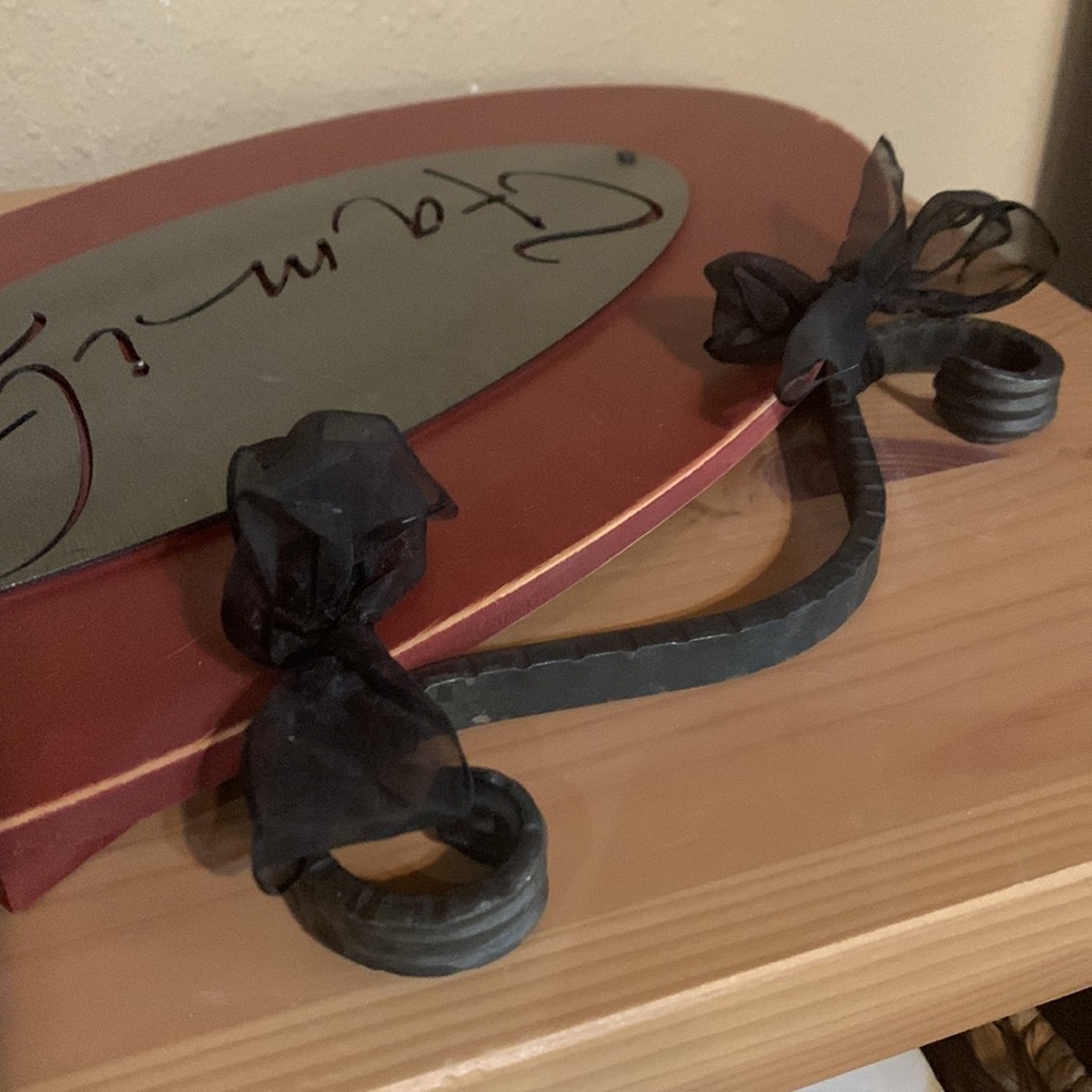 “FAMILY” Sign - Picture 5 of 5